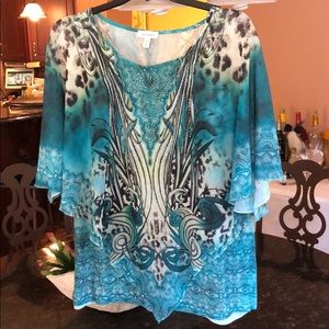 Women’s 2 piece, light weight top